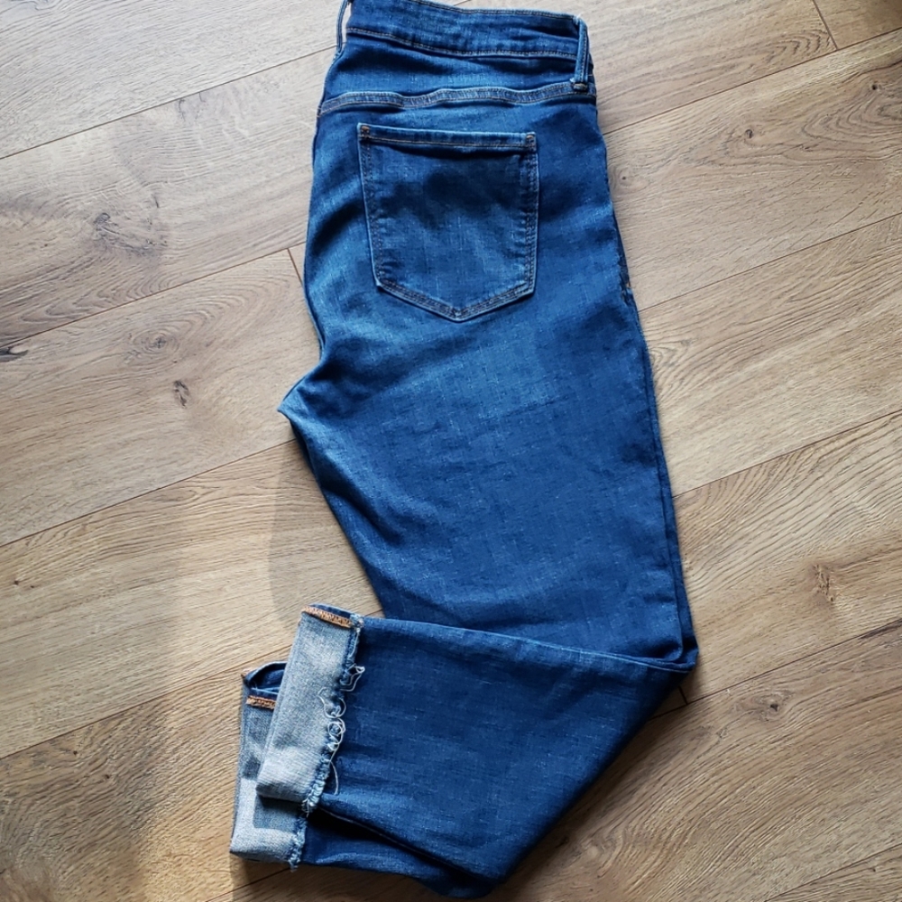Old Navy Rockstar Cut-Off Skinny Crop Jeans
